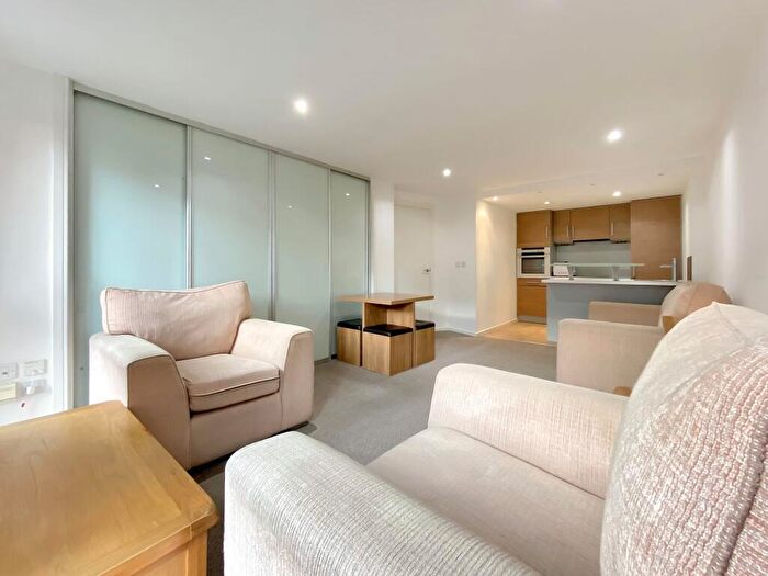 2 Bedroom Apartment To Rent In Trinity One, East Street, Leeds, LS9