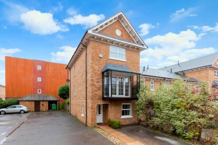 4 Bedroom End Of Terrace House To Rent In Reliance Way, East Oxford, OX4