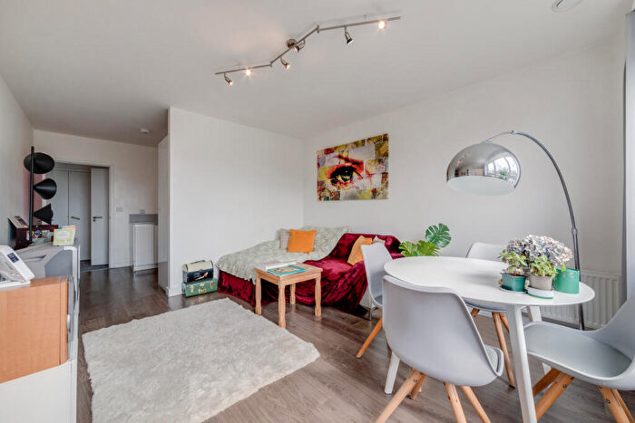 2 Bedroom Flat To Rent In Dreadnought Court, Surrey Quays, SE8