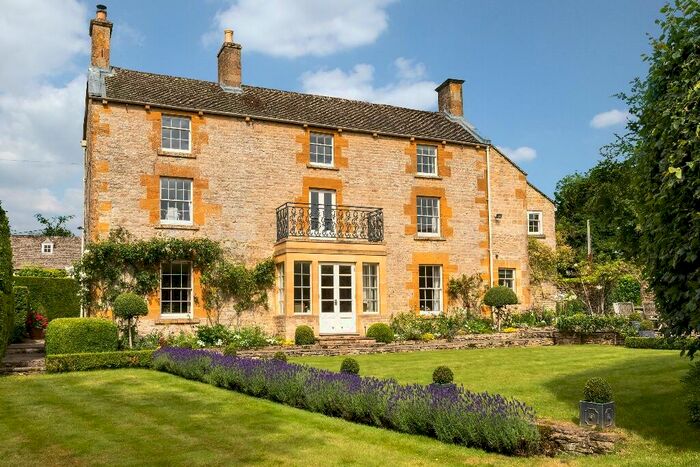 6 Bedroom Detached House To Rent In , GL54