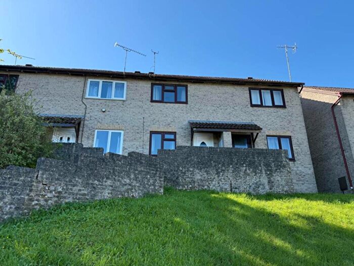 2 Bedroom House To Rent In Whatcombe Road, Frome, BA11