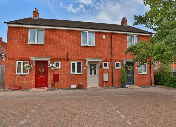 2 Bedroom Town House For Sale In Sansome Drive, Hinckley, LE10