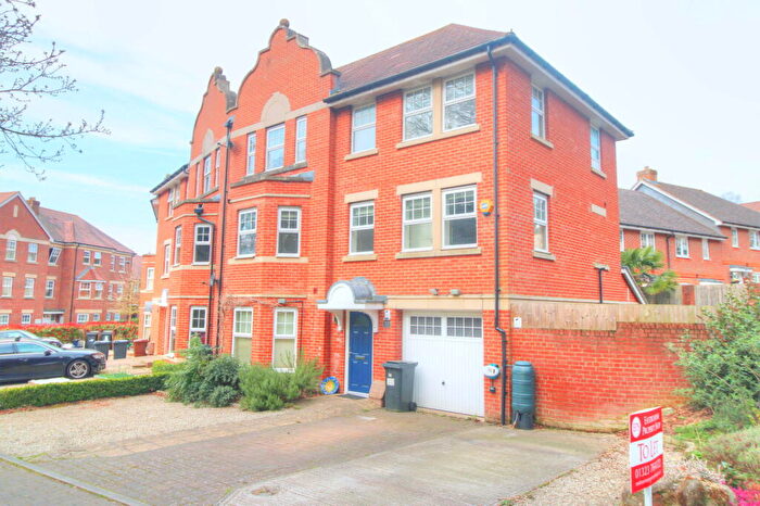 4 Bedroom Town House To Rent In Malthouse Way, Hellingly, Hailsham, BN27