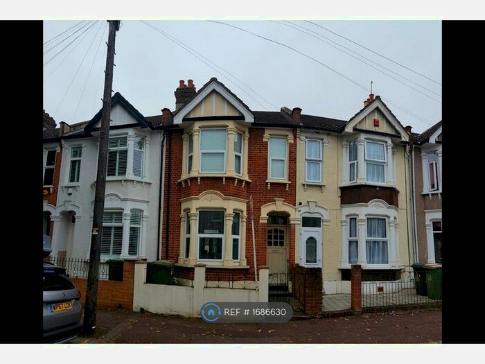 3 Bedroom Terraced House To Rent In Lichfield Road, London, E6