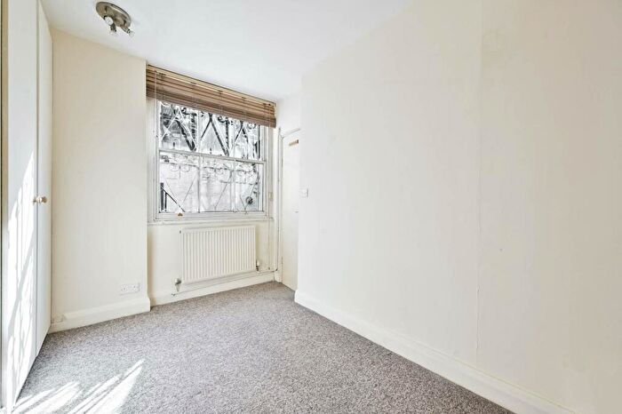 2 Bedroom Flat To Rent In Ifield Road, Chelsea, London, SW10