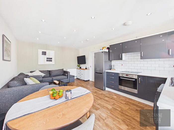 2 Bedroom Flat For Sale In Signals Drive, Stoke Coventry, CV3