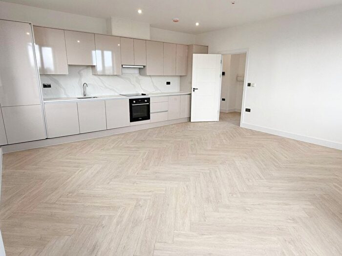 2 Bedroom Flat To Rent In Balvinder Apartments, Hackney, E9