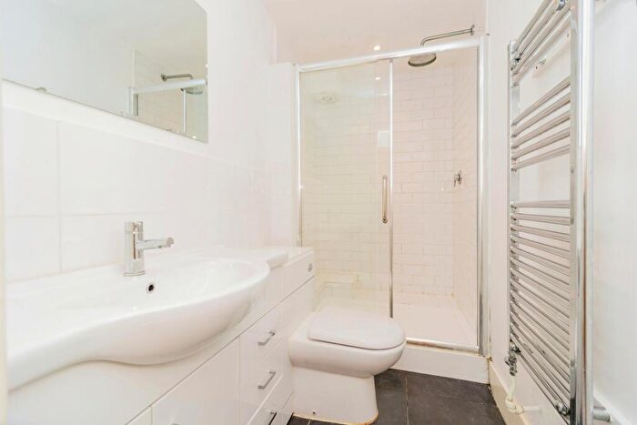 1 Bedroom Flat For Sale In Central Road, Didsbury, Manchester, Greater Manchester, M20