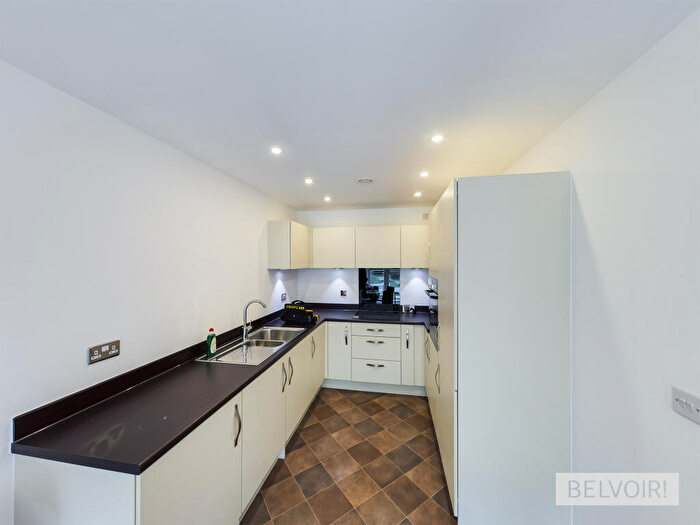 1 Bedroom Flat To Rent In Masons Way, Birmingham, B15