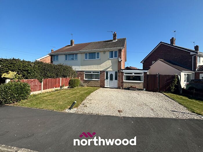 4 Bedroom Semi-Detached House To Rent In Sunningdale Road, Hatfield Woodhouse, Doncaster, DN7