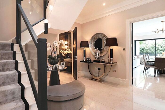5 Bedroom Country House To Rent In Cottenham Park Road, Wimbledon, London, SW20