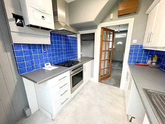 4 Bedroom End Of Terrace House To Rent In Redbridge Lane East, Ilford, IG4