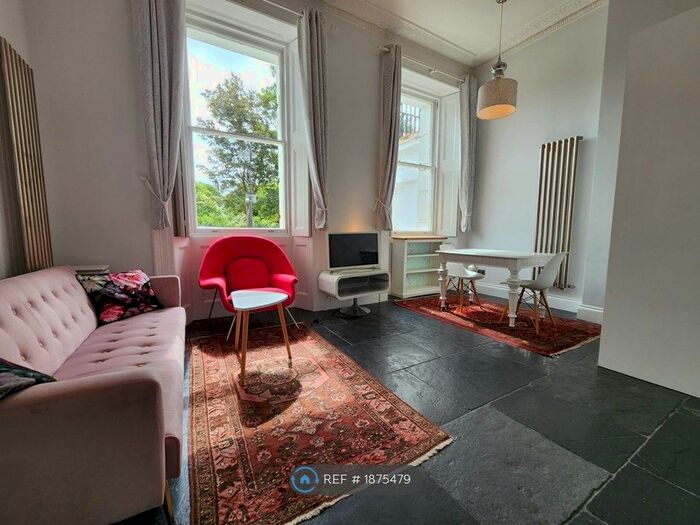 1 Bedroom Flat To Rent In Sussex Square, Brighton, BN2