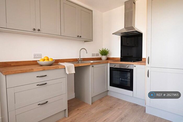 3 Bedroom Flat To Rent In Birds Royd Lane, Brighouse, HD6