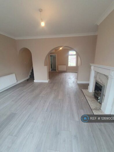 3 Bedroom Terraced House To Rent In Beresford Road, Gravesend, DA11