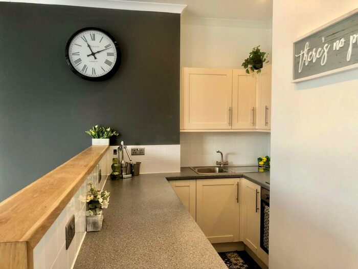 1 Bedroom Flat To Rent In Ingram Road, Gillingham, ME7
