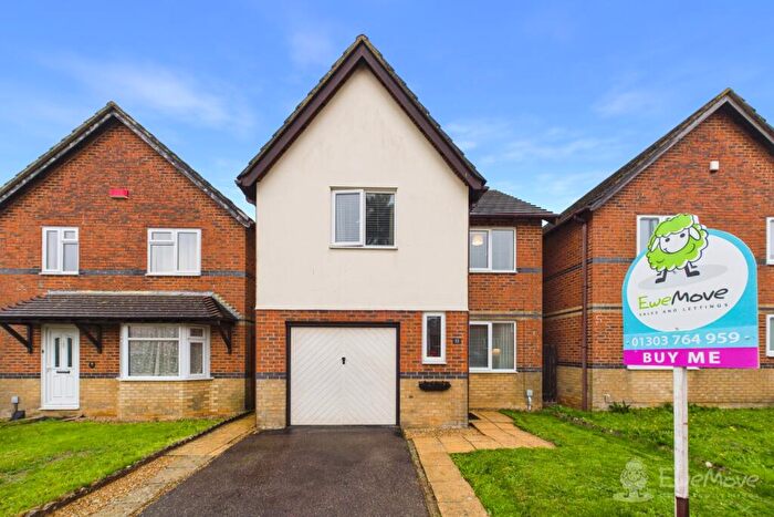 3 Bedroom Detached House For Sale In Woodcock Gardens, Hawkinge, CT18