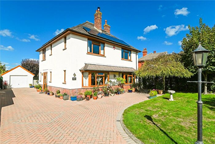 4 Bedroom Detached House For Sale In Barton Court Road, New Milton, Hampshire, BH25