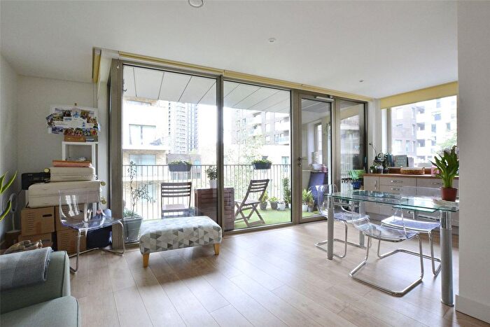 2 Bedroom Flat To Rent In Bessemer Place, Greenwich, SE10