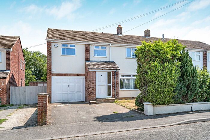 5 Bedroom Semi-Detached House For Sale In Wise Avenue, Kidlington, OX5