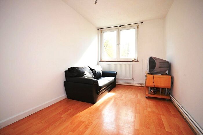 3 Bedroom Flat To Rent In Manchester Road, Canary Wharf, E14
