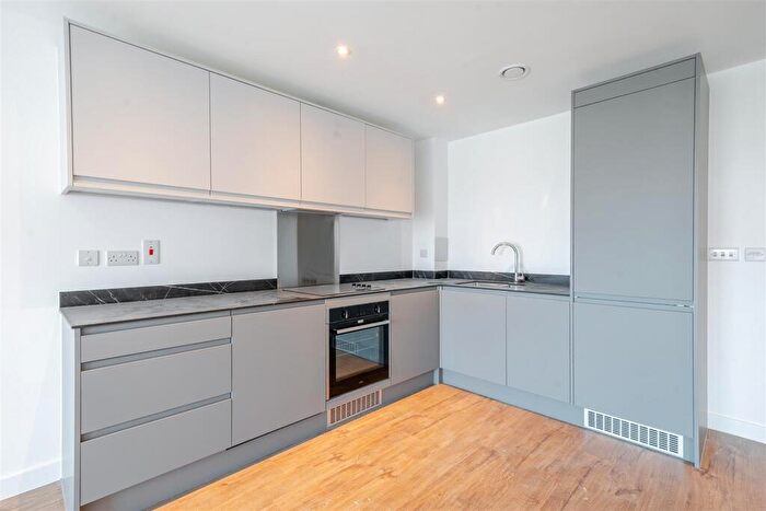 1 Bedroom Apartment To Rent In Phoenix, Saxton Lane, Leeds, LS9