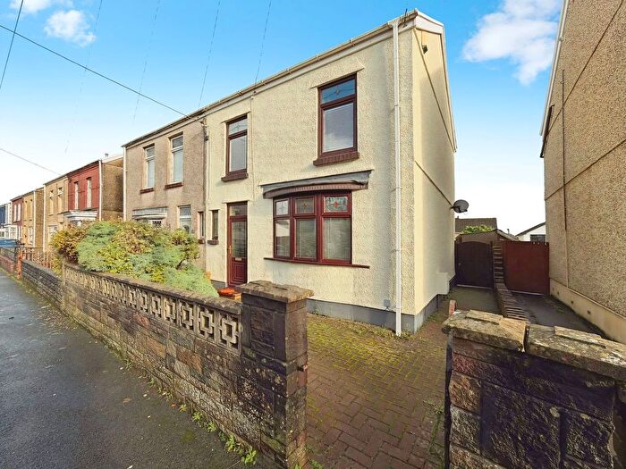 2 Bedroom Semi Detached House For Sale In Coalbrook Road, Grovesend, Swansea, SA4