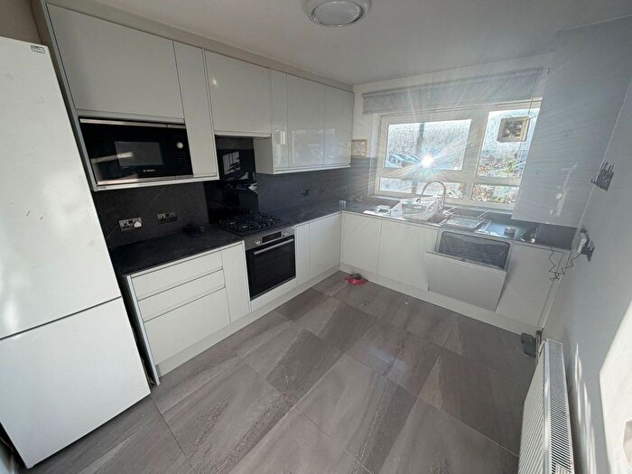 2 Bedroom Flat To Rent In Alnwick Road, London, E16