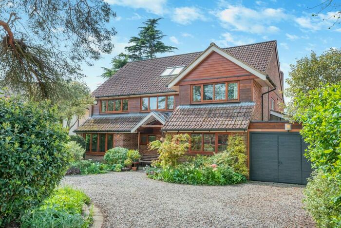 6 Bedroom Detached House For Sale In Park Avenue South, Harpenden, Hertfordshire., AL5