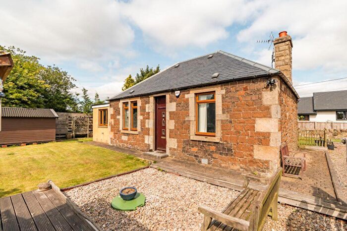3 Bedroom Detached Bungalow For Sale In Wilkieston, Wilkieston, EH27
