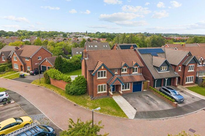 5 Bedroom Detached House For Sale In Kingslawn Close, Northwich, CW9