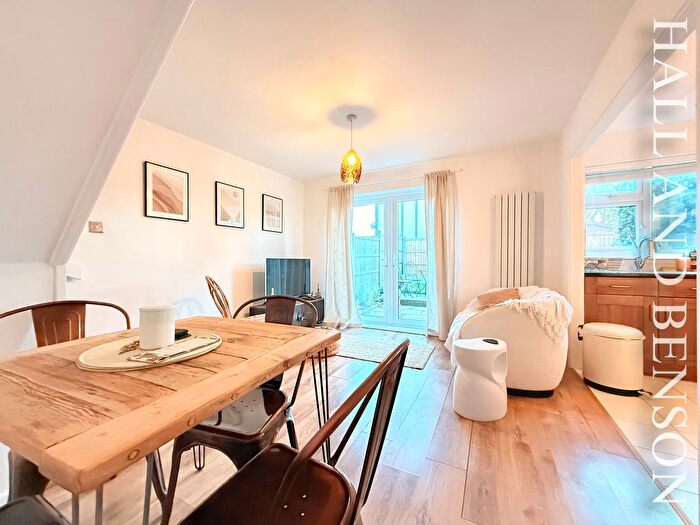 2 Bedroom Town House To Rent In Greenfinch Close, Spondon, Derby, DE21