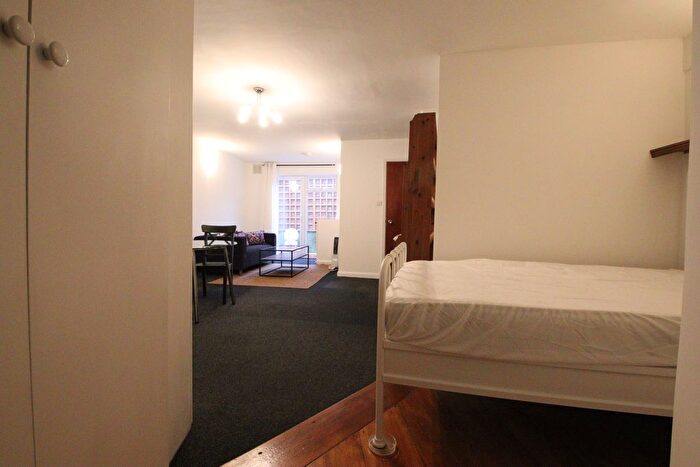 Studio To Rent In Kentish Town Road, London, NW5