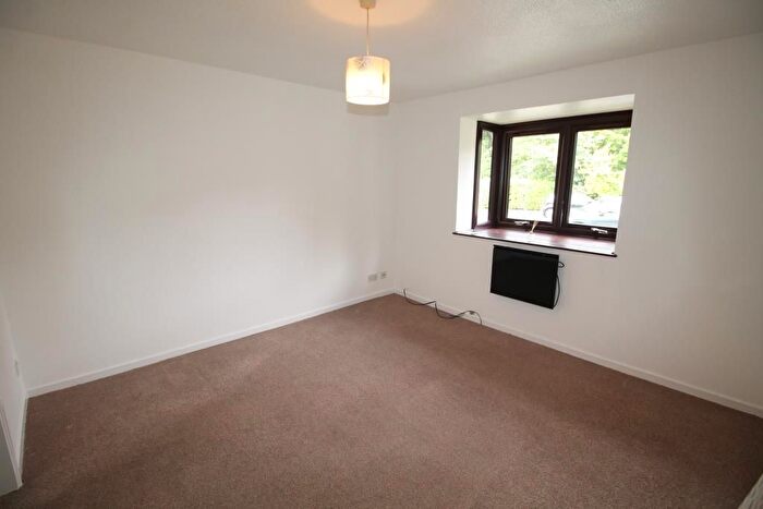 1 Bedroom Flat To Rent In Rushdon Close, Romford, RM1
