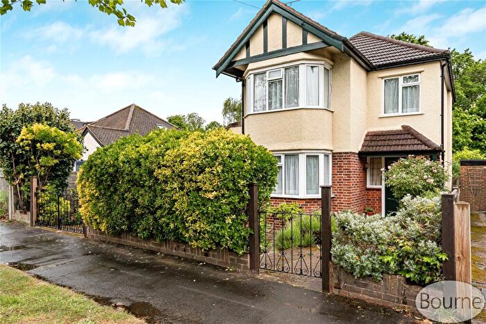 3 Bedroom Detached House For Sale In Woodlands Avenue, West Byfleet, Surrey, KT14
