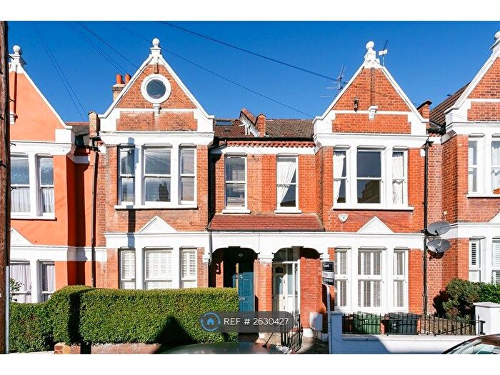 2 Bedroom Flat To Rent In Moorcroft Road, London, SW16