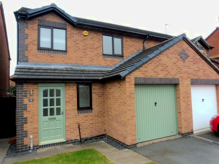 3 Bedroom Semi-Detached House To Rent In Torrance Close, Branston, Burton-On-Trent, DE14