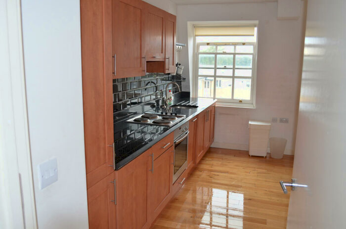 2 Bedroom Flat To Rent In Wilmer Place, N16