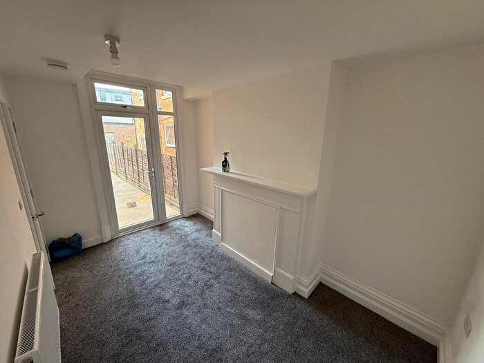 2 Bedroom Flat To Rent In Saffron Lane, Leicester, LE2