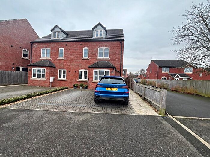 4 Bedroom Semi-Detached House For Sale In Alexander Mews, Balderton, Newark, NG24