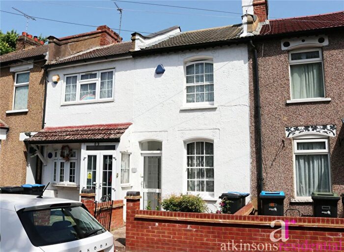2 Bedroom Terraced House For Sale In Churchbury Road, Enfield, Middlesex, EN1
