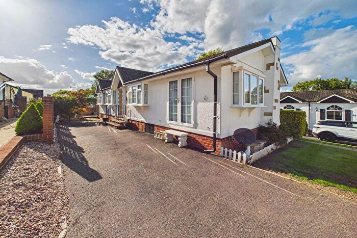 3 Bedroom Park Home For Sale In Upper Farm, Boxhill, KT20