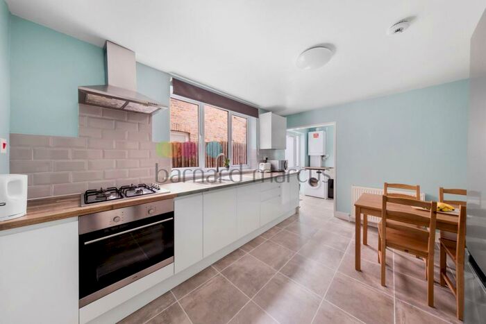 1 Bedroom Flat To Rent In Northwood Road, Thornton Heath, CR7