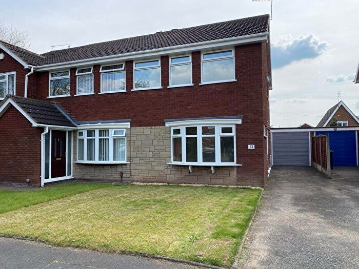 3 Bedroom Semi-Detached House To Rent In Tresham Road, Kingswinford, DY6