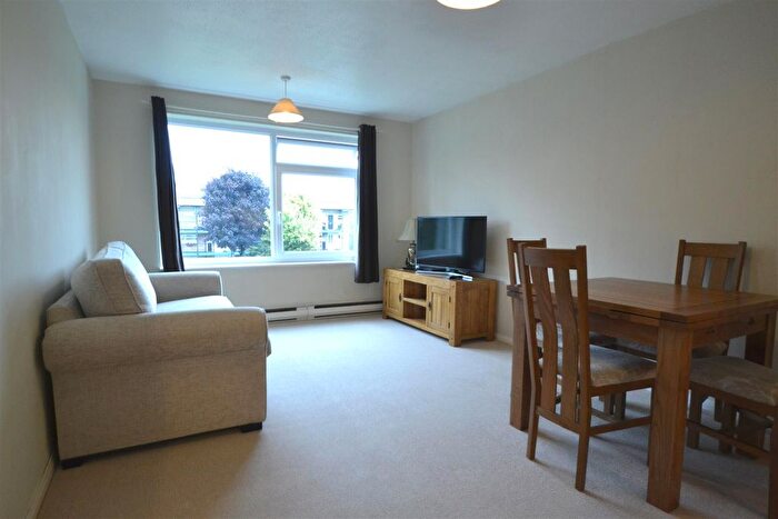 1 Bedroom Flat To Rent In Woodgrange Court, Rawdon Drive, Hoddesdon, Hertfordshire, EN11