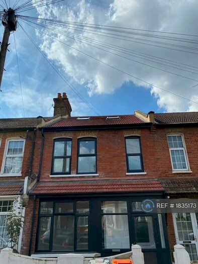 6 Bedroom Terraced House To Rent In Northfield Road, London, E6