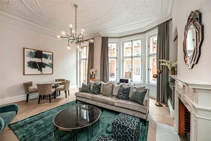 2 Bedroom Flat For Sale In Park Street, Mayfair, London, W1K