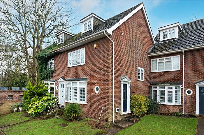4 Bedroom Terraced House To Rent In Gainsborough Court, Walton-On-Thames, Surrey, KT12
