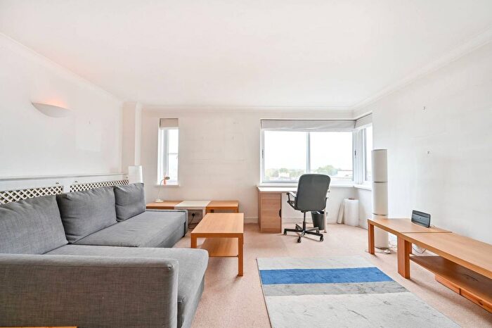 Studio For Sale In Kensington Place, Hillgate Village, London, W8