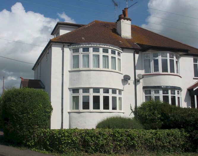 3 Bedroom Semi-Detached House To Rent In White Hart Lane, Hockley, SS5